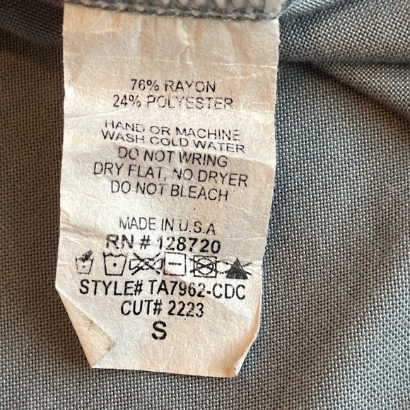 Alya V-Neck Top - Picture 5 of 7